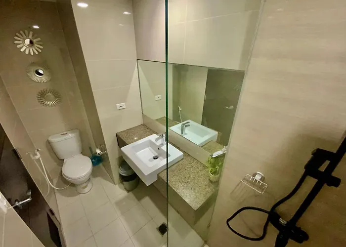 The Haven 2 At One Eastwood Ave Tower 1 With Amazing View No Pets Allowed